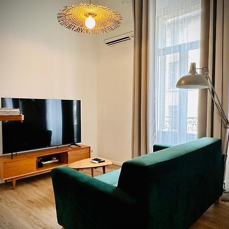 Duplex-Ceiling Height 1,9M-Free Private Parking-Self Check In !! Duplex Climatise-Hauteur Sous Plafond 1,9M-Parking Prive Gratuit-Arrivee Autonome !! Avignon Luaran gambar