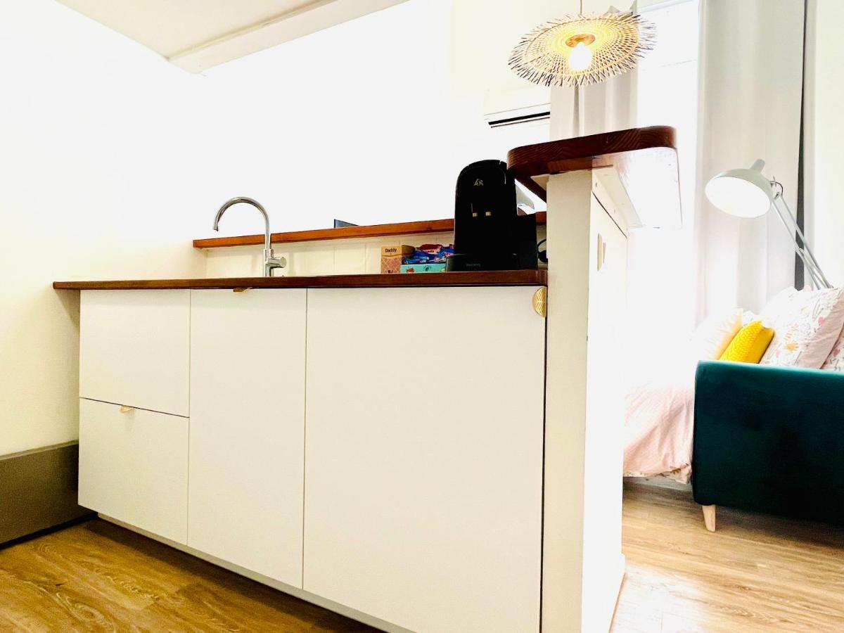 Duplex-Ceiling Height 1,9M-Free Private Parking-Self Check In !! Duplex Climatise-Hauteur Sous Plafond 1,9M-Parking Prive Gratuit-Arrivee Autonome !! Avignon Luaran gambar